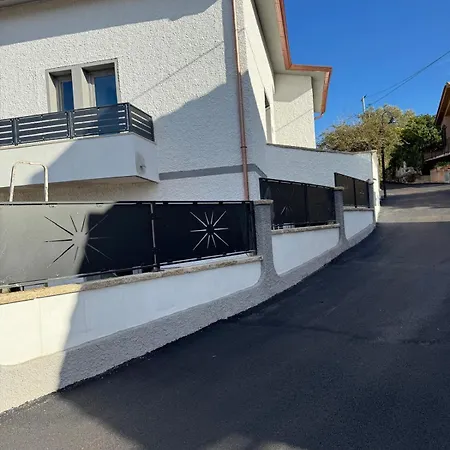 בית הארחה Mary's 3*