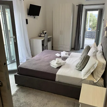 Mary's 3* סאן תאודורו